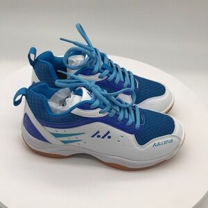 LEFUS Womens  sneakers size 4 US